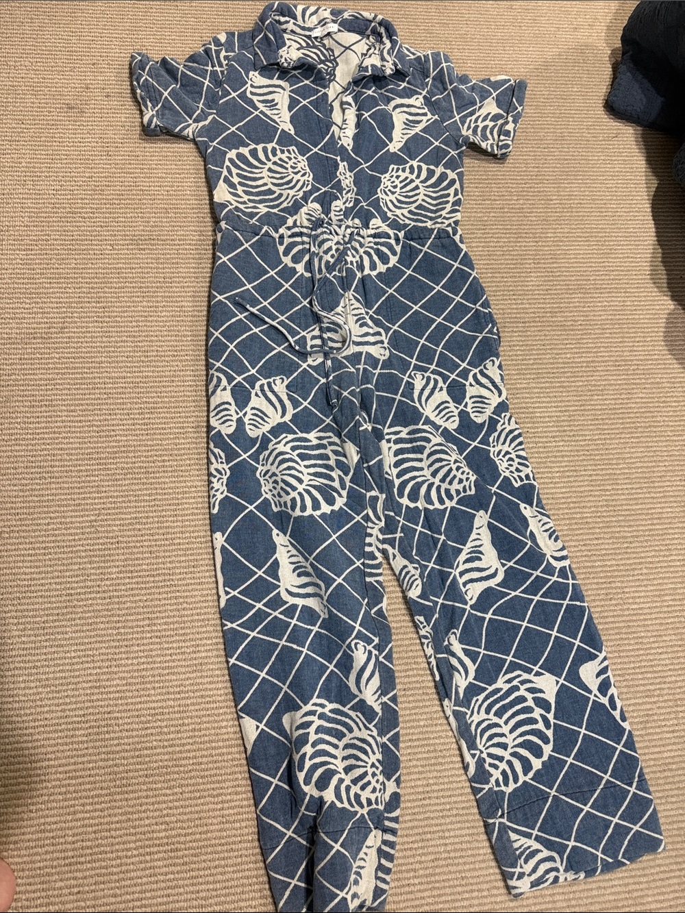 Women’s Blue & White Shell-Print Short-Sleeve Jumpsuit
